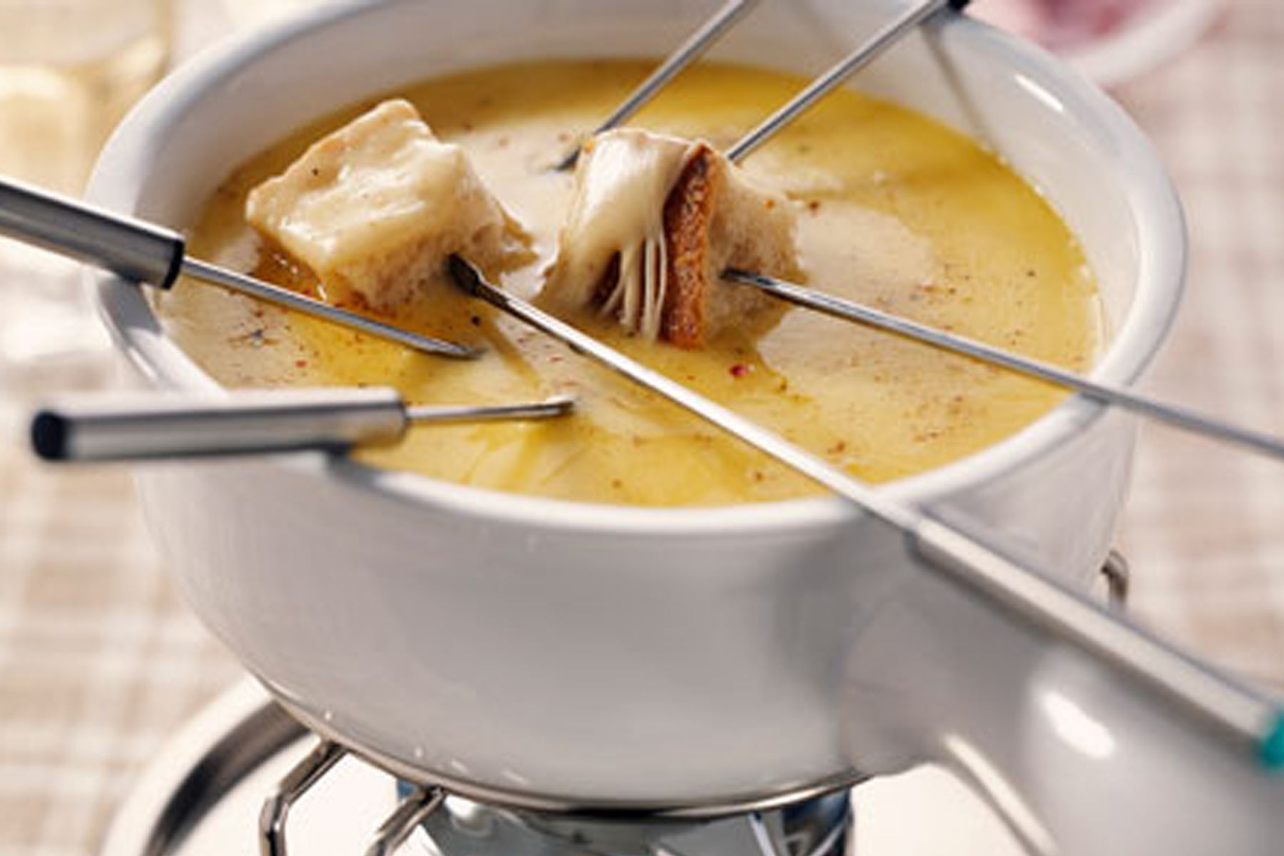 fondue de queso casa suiza de rosario